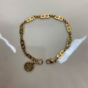 GIVENCHY | vintage GG Logo Chain Link Gold Tone Bracelet